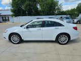 Used 2011 Chrysler 200 Limited image 2
