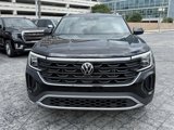 Used 2024 Volkswagen Atlas Cross Sport SE image 2