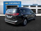 Used 2021 Chrysler Pacifica Touring-L image 5