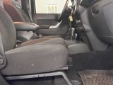 Used 2016 Jeep Wrangler Unlimited Rubicon image 3