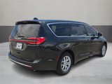 Used 2023 Chrysler Pacifica Touring-L image 4