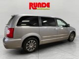 Used 2014 Chrysler Town & Country S image 5
