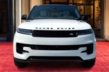 Used 2024 Land Rover Range Rover Sport SE image 2