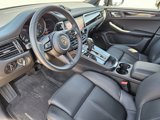 Certified 2024 Porsche Macan image 4