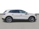 Used 2022 Lincoln Nautilus Reserve w/ Luxury Package image 4