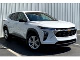 Used 2025 Chevrolet Trax LS image 2