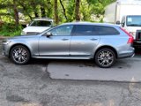 Used 2017 Volvo V90 T6 Cross Country image 2