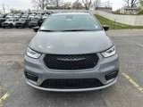 New 2025 Chrysler Pacifica Limited image 3
