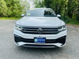 Used 2022 Volkswagen Tiguan SEL R-Line image 2