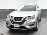 Used 2018 Nissan Rogue SV image 2