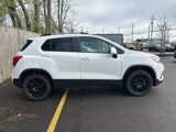 Used 2022 Chevrolet Trax LT w/ Premium Seat Package image 2