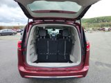 Used 2023 Chrysler Pacifica Touring-L image 6