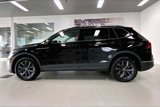 Used 2022 Volkswagen Tiguan SE w/ Panoramic Sunroof Package image 3