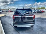 Used 2023 GMC Acadia SLE w/ Driver Convenience Package image 4