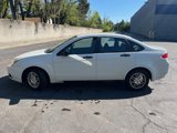 Used 2010 Ford Focus SE image 2
