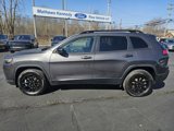 Used 2023 Jeep Cherokee Altitude Lux image 2