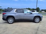 Used 2020 Chevrolet Traverse LT image 2