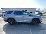 Used 2025 Honda Pilot Touring image 4