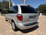 Used 2006 Chrysler Town & Country image 3