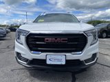 Used 2022 GMC Terrain SLE w/ Driver Convenience Package image 2