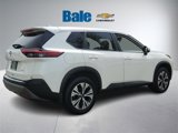 Used 2023 Nissan Rogue SV image 3