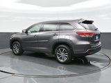 Used 2017 Toyota Highlander XLE image 5