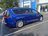 Used 2018 Chrysler Pacifica Touring-L Plus image 4