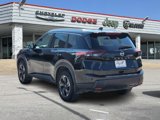 Used 2025 Nissan Rogue SV w/ SV Premium Package image 4