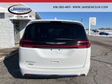 Used 2022 Chrysler Pacifica Touring-L image 5