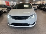 Used 2018 Chrysler Pacifica Limited image 3