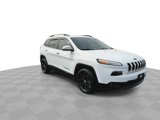 Used 2018 Jeep Cherokee Latitude Plus w/ Comfort/Convenience Group image 2