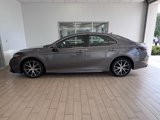Used 2023 Toyota Camry SE image 3