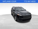 Used 2015 Jeep Cherokee Sport image 2
