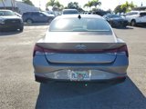 Used 2021 Hyundai Elantra SE image 5