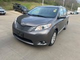 Used 2017 Toyota Sienna XLE image 4