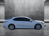 Used 2018 Toyota Camry LE image 4