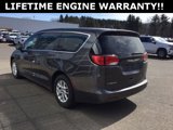 Used 2022 Chrysler Voyager LX image 4