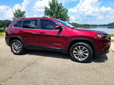 Used 2019 Jeep Cherokee Latitude Plus w/ Comfort/Convenience Group image 3