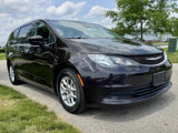 Used 2017 Chrysler Pacifica Touring image 4