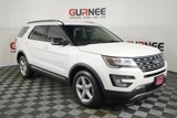Used 2017 Ford Explorer XLT image 2