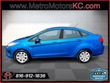 Used 2013 Ford Fiesta SE image 2