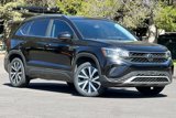Used 2022 Volkswagen Taos SE w/ Panoramic Sunroof Package image 2