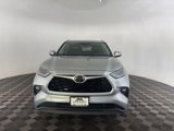 Used 2021 Toyota Highlander XLE image 2