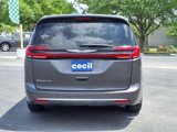Used 2023 Chrysler Pacifica Touring-L image 5