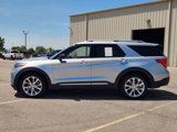 Used 2022 Ford Explorer Platinum w/ Equipment Group 601A image 4