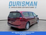 Used 2023 Chrysler Pacifica Touring-L image 3