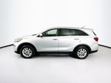 Used 2019 Kia Sorento LX image 4