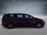 New 2025 Chrysler Pacifica Select image 4