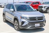 Certified 2022 Volkswagen Taos SE image 3