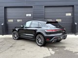 Certified 2024 Porsche Macan image 3